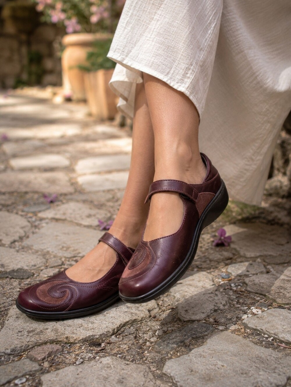Naot Burgundy Leather Mary Jane Flats Suede Accent Comfort Walking Shoes EU 39